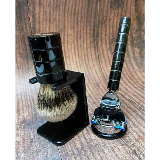 black-horn-lined-shaving-set