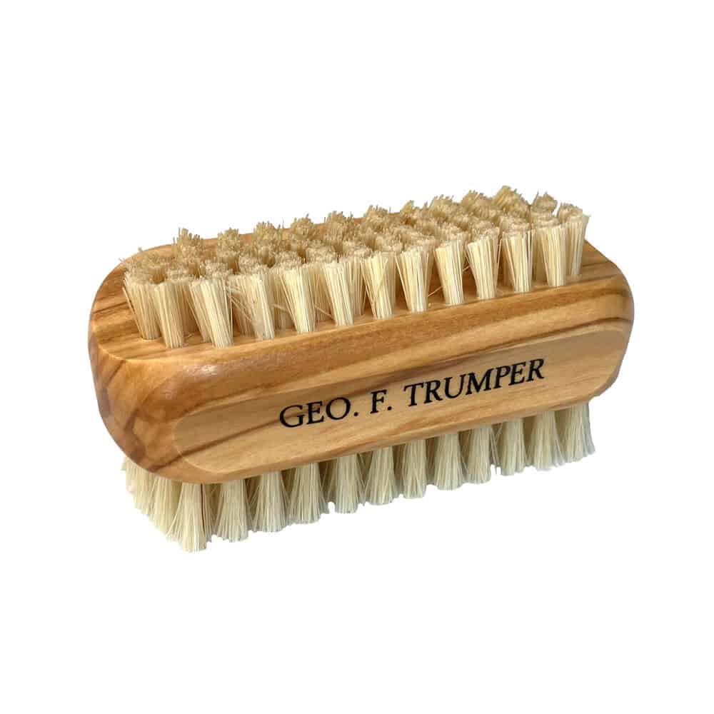 GranNaturals Wooden Nail Brush - Nail Cleaner Tool for Fingernail, Toenail  - Dry Clean Scrubber with Thick Bristles and Wood Handle - Manicure and  Pedicure Supplies for Gardeners, Mechanics, Salon : Amazon.in: Beauty